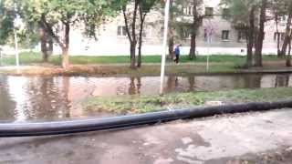 Видео Наводнение в Комсомольске-на-Амуре (13/09/2013): пересечение ул. Дзержинского и ул. Пионерской от GoldMemberTube, улица Дзержинского, Комсомольск-на-Амуре, Россия
