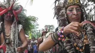 Atraksi Suku Dayak makan ular 🐍 phiton / Odong Bah Rewok - Suku Dayak makan ular piton