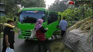 Trip ELF GIGA NLR sempat selip di tanjakan, kawasan parkir NEPAL VAN JAVA di renovasi