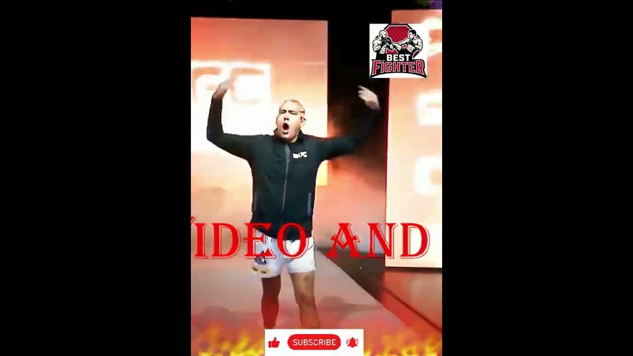 The Flash Arrives — Crowd Goes Wild 