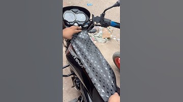 Wrapping tank in glitter black😱 Bajaj platina #shorts