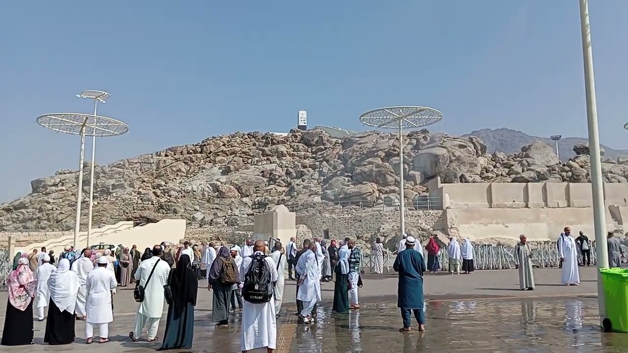Jabbal e Rehmat at maidaan e Arafat Makkah