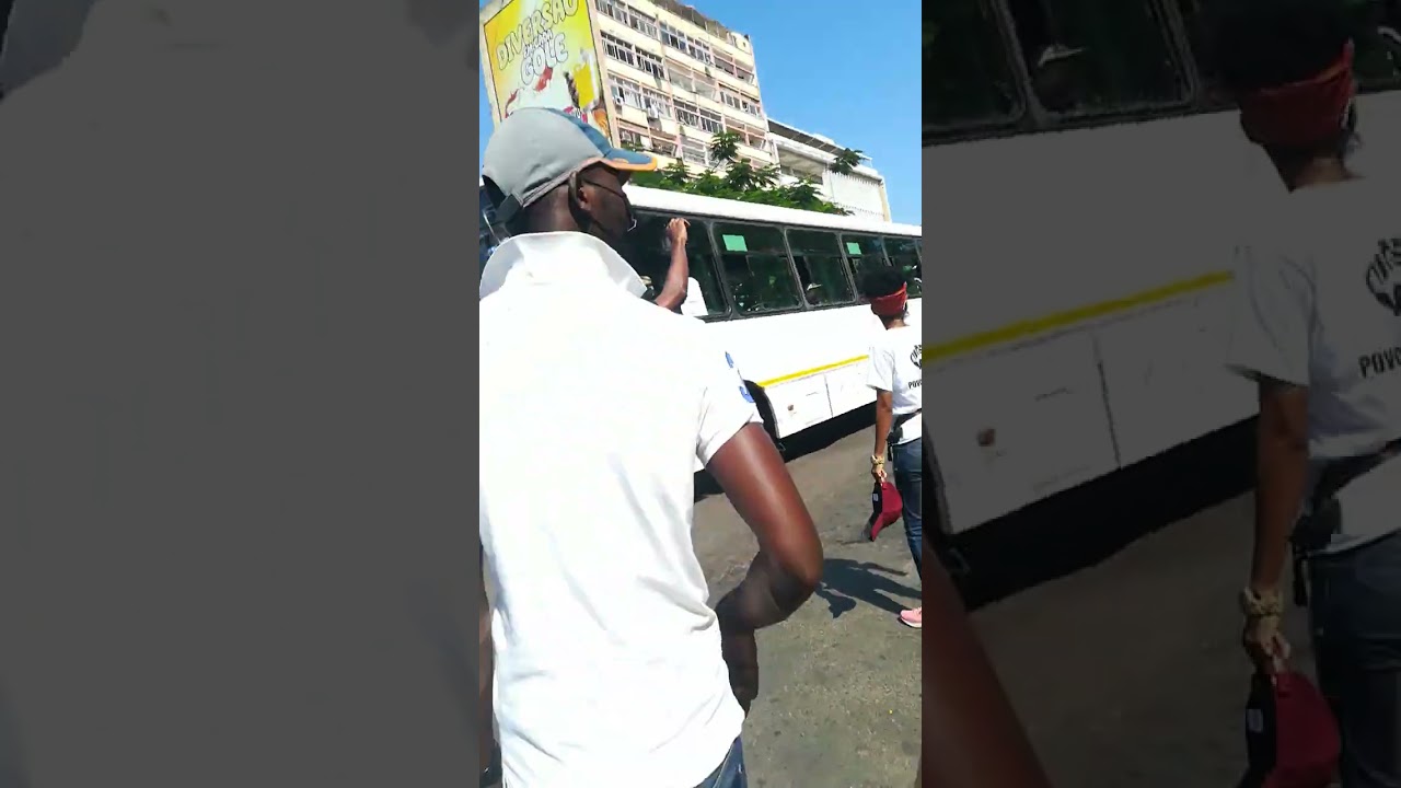 o povo e impedido de fazer a homenagem louzivo ao Azagaia