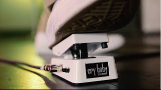 Dunlop® CBM105Q Pedal Bajo Cry Baby® Wah Mini video