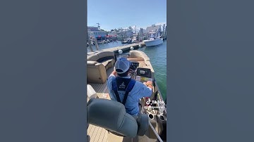 Bridge Marina Boat Docking Demo: Parallel Docking in Between Boats #boat #docking #shorts