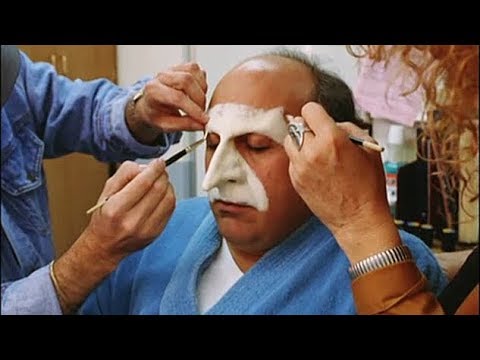 Making Up The Penguin 'Batman Returns' Behind The Scenes