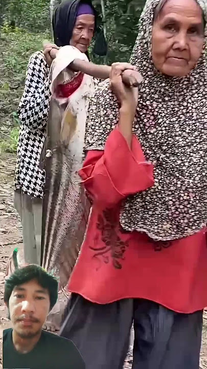 Grandma carries a large tapa fish #fishing #infokapuashulu