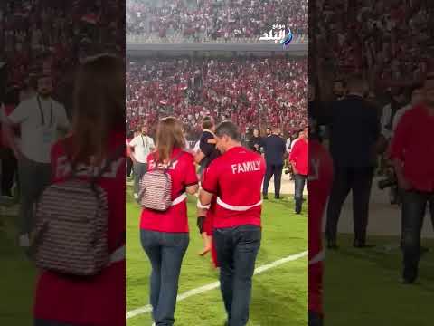 نسخه طبق الأصل منه شوف رامي ربيعه احتفل إزاي مع بنته بعد التأهل للمونديال