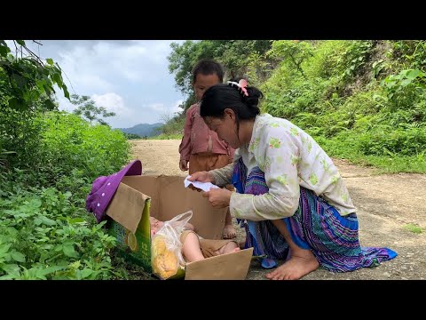 17 year old single mother : Picking up scraps to raise her children ...