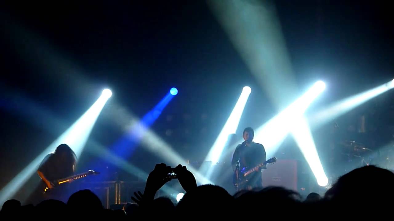 11 Deftones Beauty School Le trianon 13122010.MTS YouTube