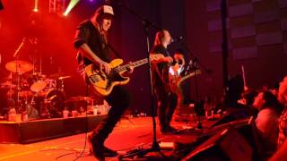 Blind Melon performs The Pusher on New Year's Day 2016