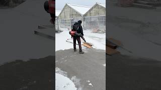ミルウォーキー背負式ブロワで除雪 #ミルウォーキー #milwaukee
