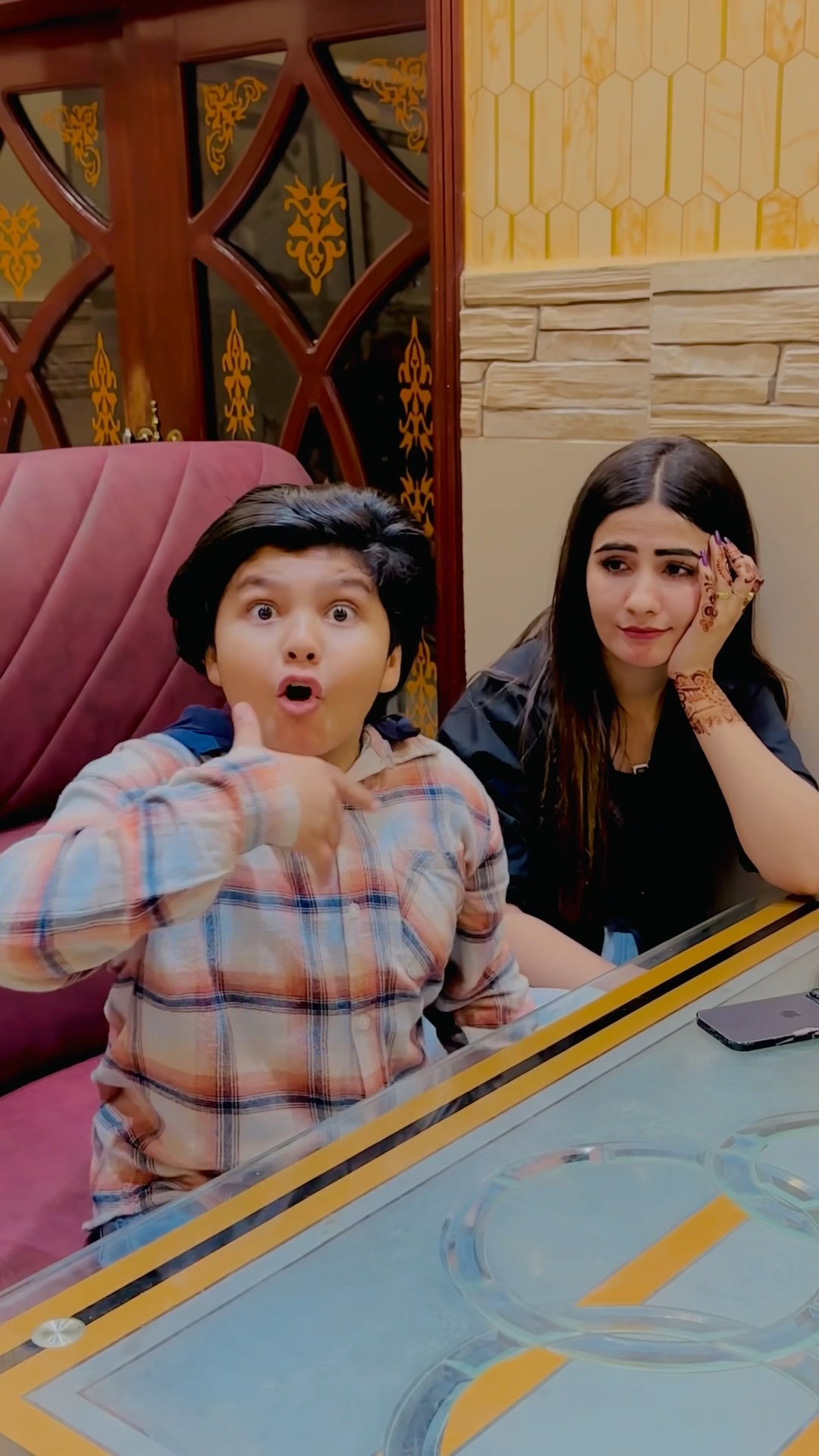 Gora ho jao wo bi ma? #comedy #funny #fun #unfrezzmyaccount #chotaalivlogs