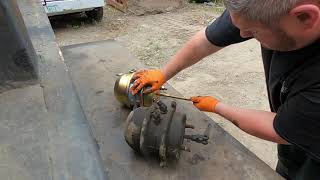 How to Change a Kenworth 30/30 Air Brake Can