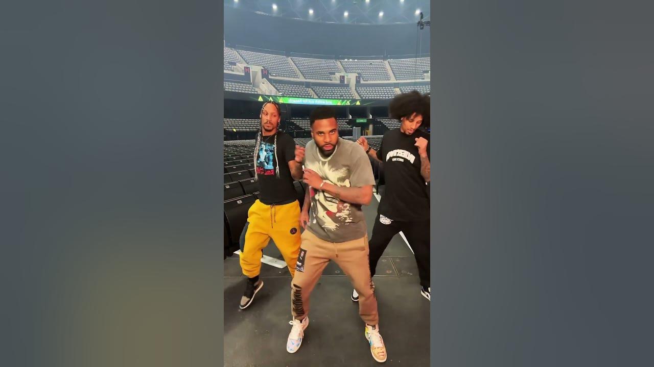 ‘Tshwala Bam’ is taking the world by storm and WE LOVE TO SEE IT 🔥🔥🔥