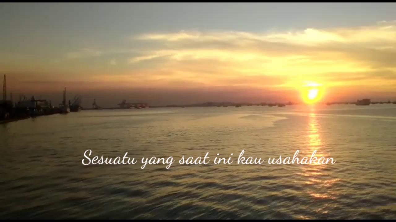 Indah dan menakjubkan Sunset KRI dr. SOEHARSO BRS - 990 TNI AL, cinematic no copy