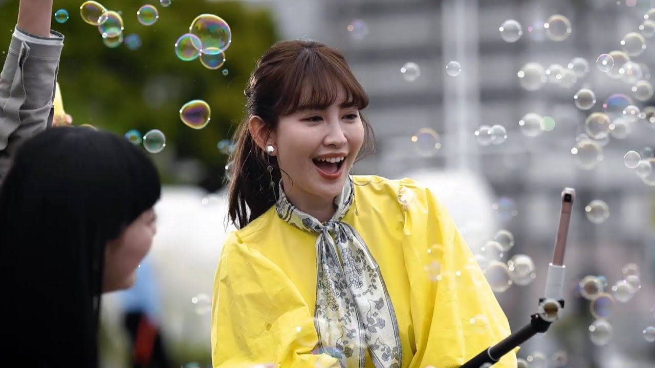 小嶋陽菜 イングリッシュガーデンで華やかに自撮り ブランドアンバサダーでウェブcm公開 21年6月16日 Biglobeニュース