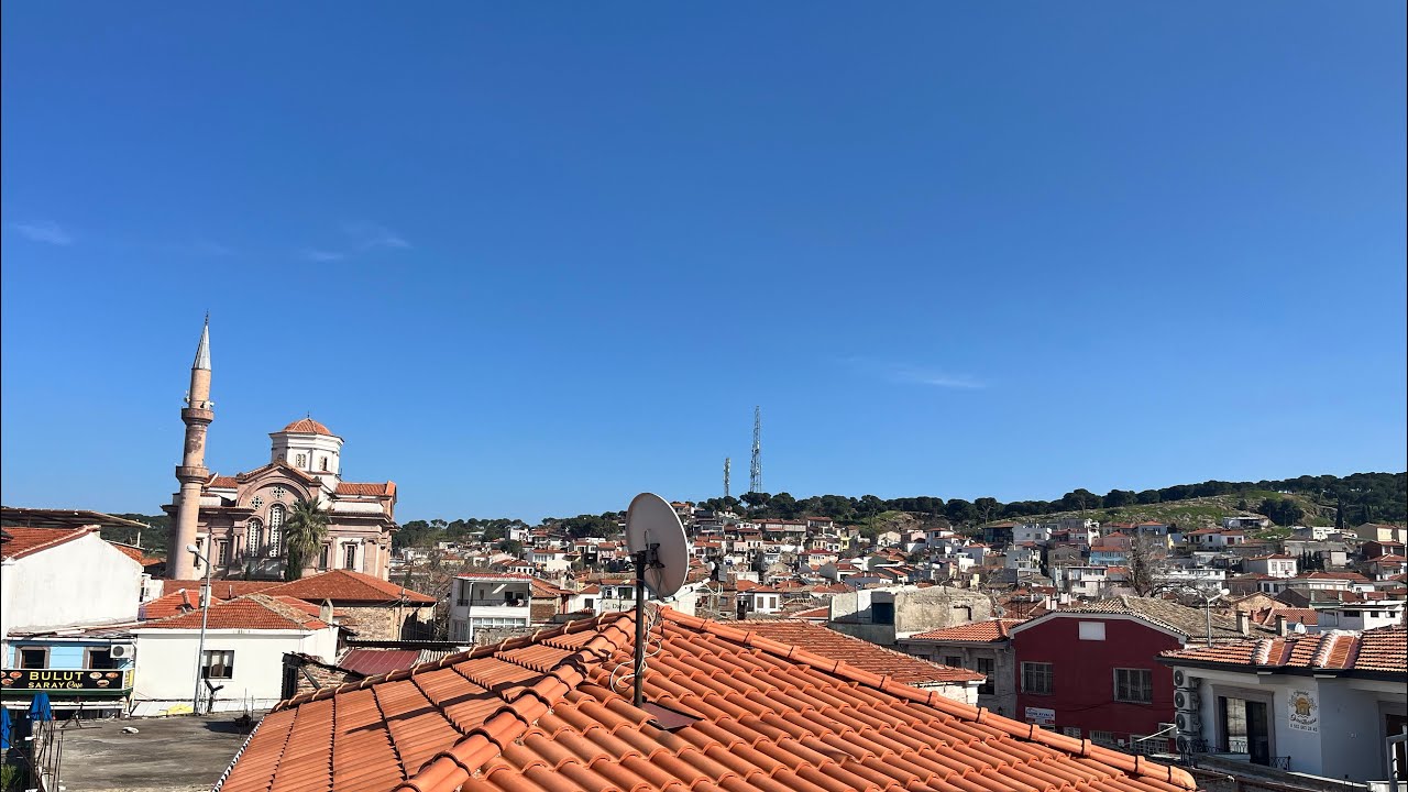 📍 Ayvalık’ın kalbinde 3 katlı müstakil ev 