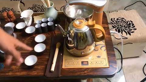 Hướng dẫn sử dụng bếp từ trong bộ bàn trà điện thông minh