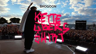 SHOGOON - Kette übers Shirt