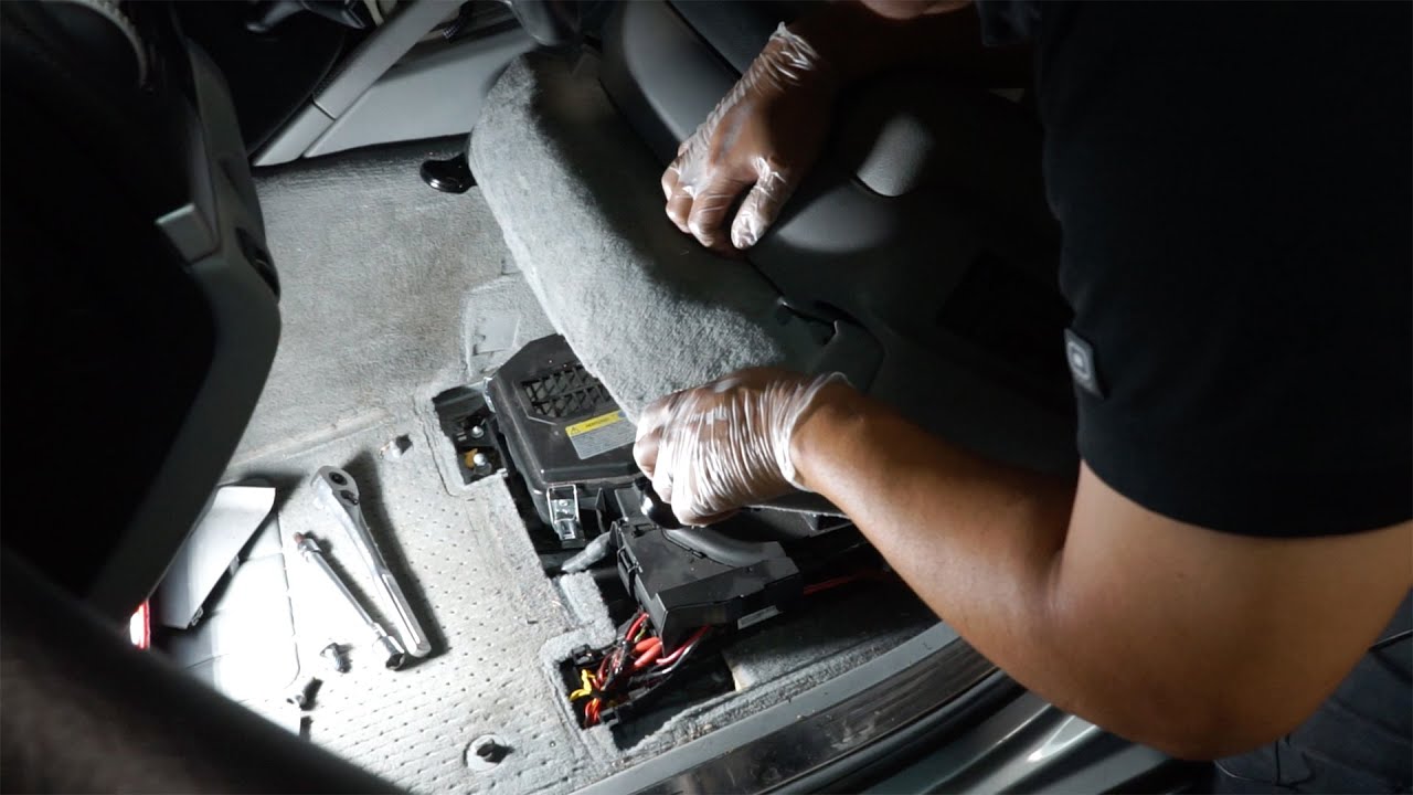 PCA Spotlight: Replacing the battery in a first-generation Porsche