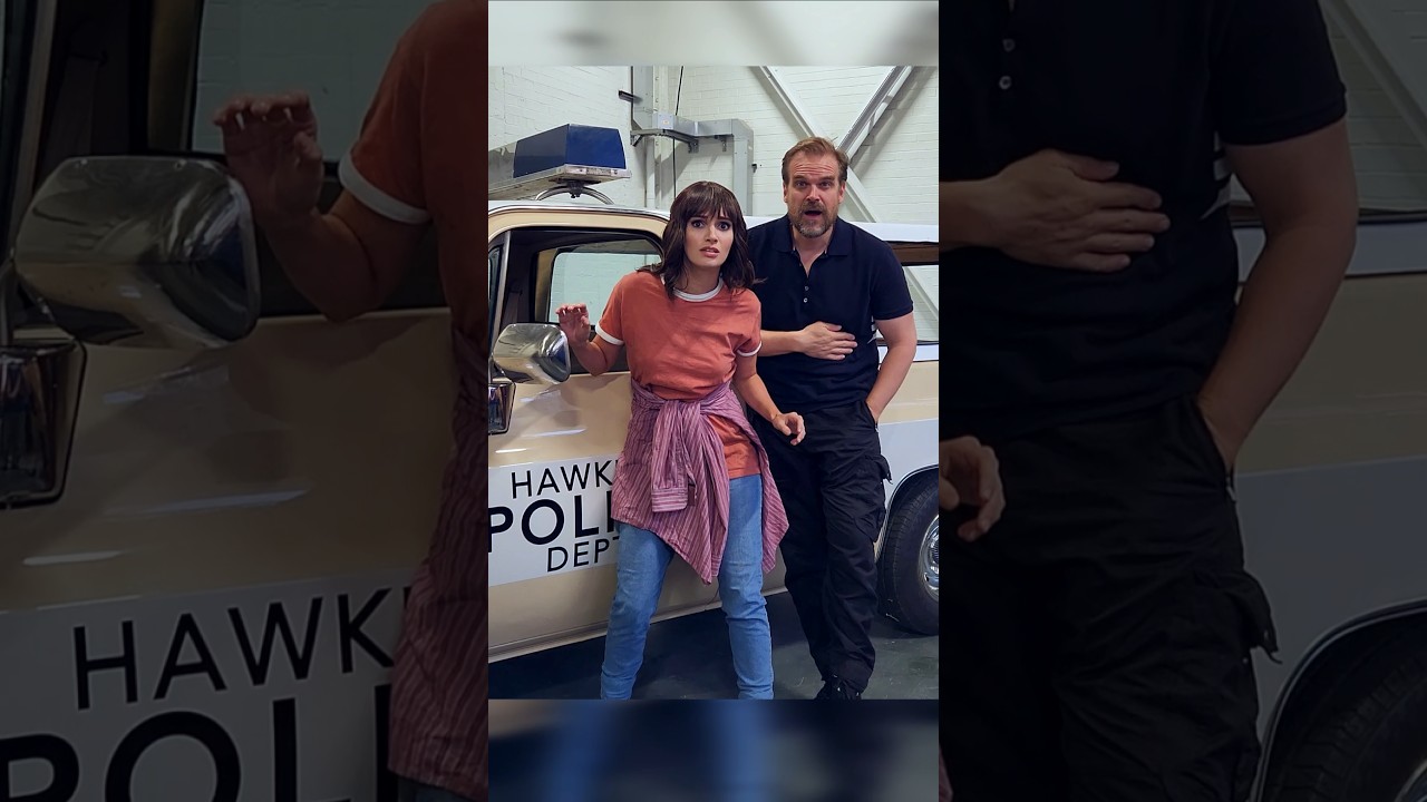 Meeting Hopper (Dressed as Joyce) #StrangerThings