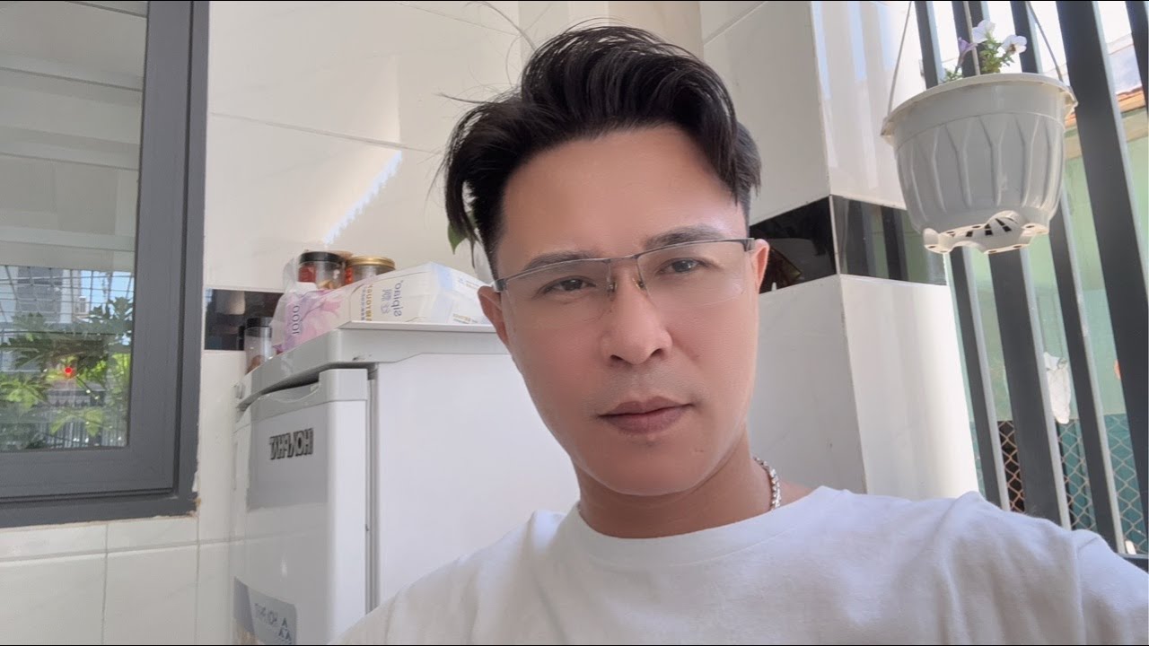 MUỐN GÌ NÈ ?