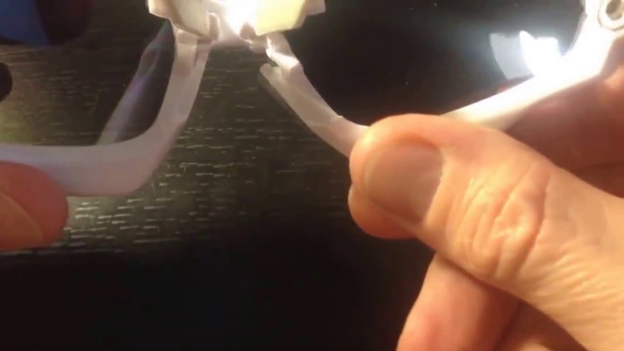 How to Spot Fake Oakley Sunglasses???