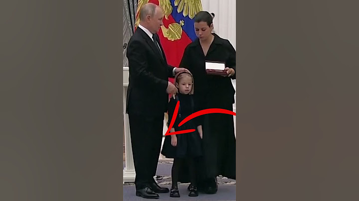 Путин ЕЛЕ СТОЯЛ на церемонии