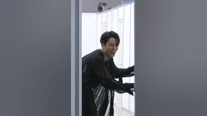 mingyu can't stop laughing at seungkwan's attempt to leave 😂🤣 #GOING_SVT