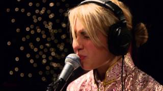 Video-Miniaturansicht von „Chaos Chaos - Full Performance (Live on KEXP)“