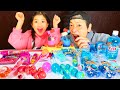 Pink Food VS Blue Food Challenge ピンクフードVSブルーフードチャレンジ 빨간색 파란색 음식 Quuu
