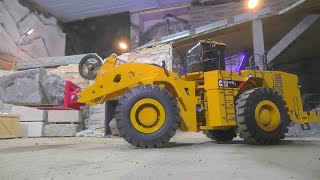 Caterpillar 993K  WHEEL LOADER SCALE 1/14