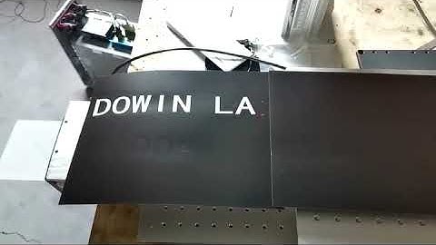 Fiber laser marking machine with X Y auto moving table