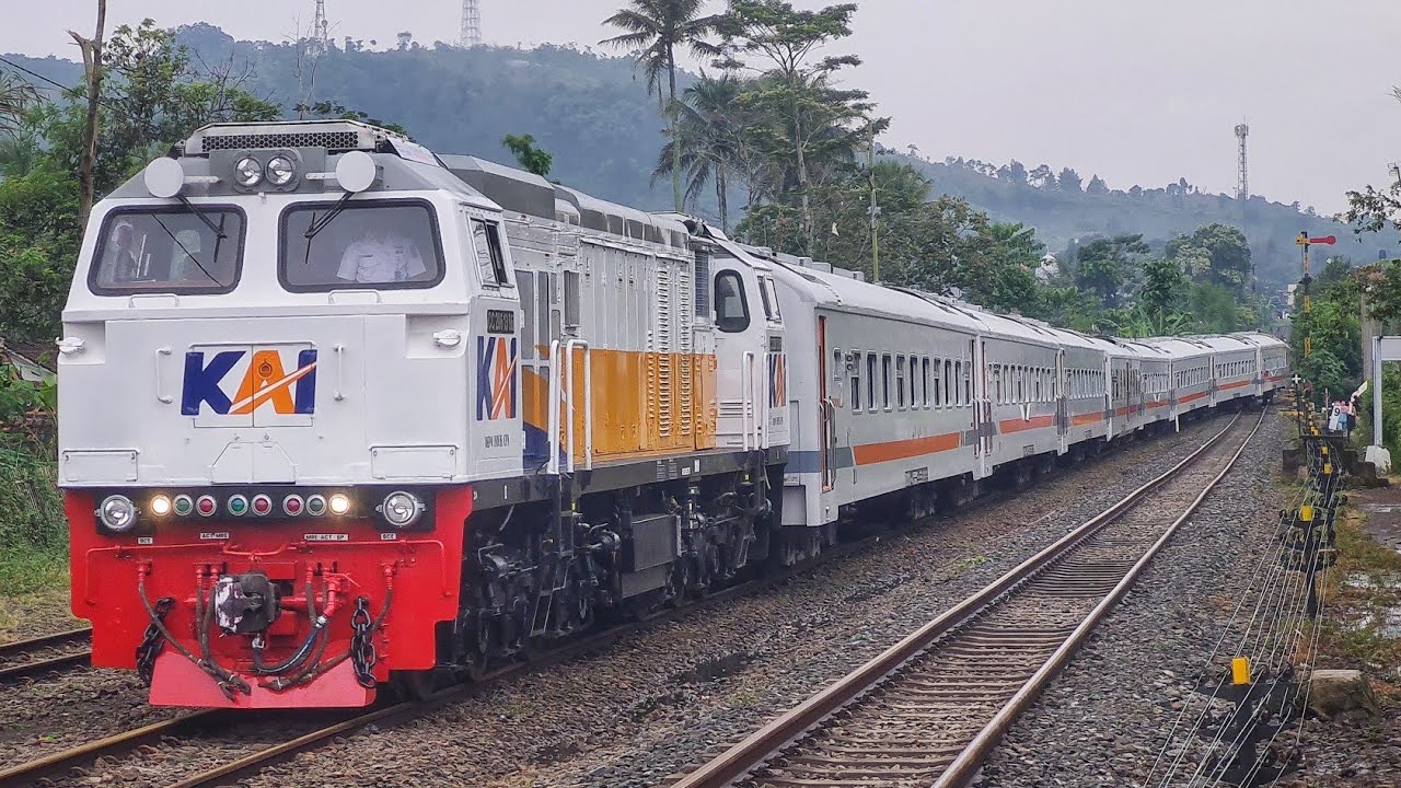 BRE NIH LOKOMOTIF GANTENG MASIH BAU CAT BARU BER AC !