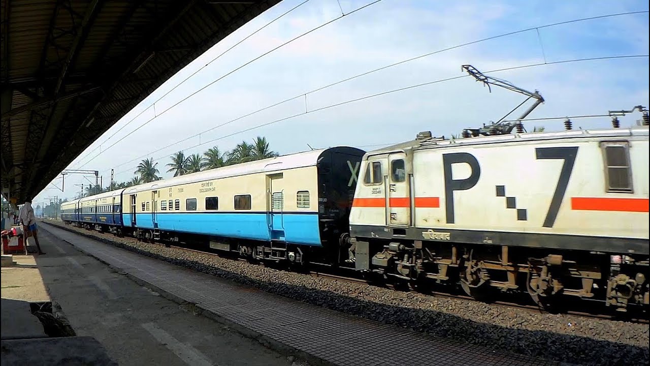 130 kmph RDSO Trial Run | GZB WAP 7 with 3 RDSO coaches ... - 