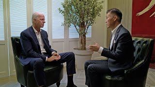 Continuous Transformation: Alger Fung on Leading AIA Through Change
Alger Fung, CEO of AIA Hong Kong & Macau, sat down with Henrik Naujoks to share his approach to driving continuous transformation. Alger highlights the importance of maintaining agility amid rapid market changes, building team alignment around shared goals, and fostering a can-do spirit. Learn more: https://bit.ly/4aaZxnf Continuous Transformation: Alger Fung on Leading AIA Through Change