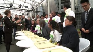 COP21, a Parigi flash mob con digiuno per l'accordo sul clima