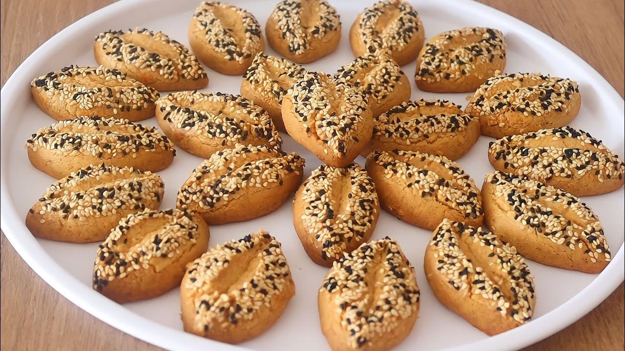 ОДИН ЕДИТ ХОЧЕТ БОЛЬШЕ 😋 Рецепт кокосового сладкого соленого печенья.