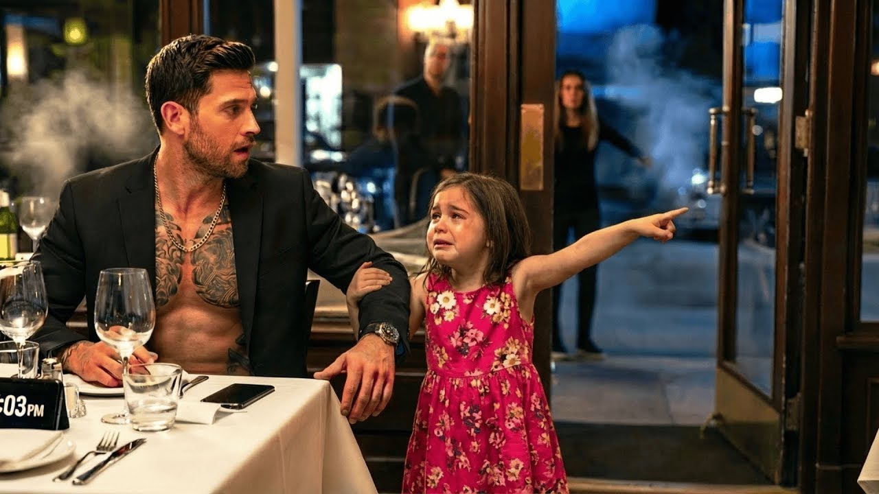 Das Blind Date des Mafia-Bosses kam nie—bis ein Mädchen rief:„Sie haben Mama geschlagen,sie stirbt!“