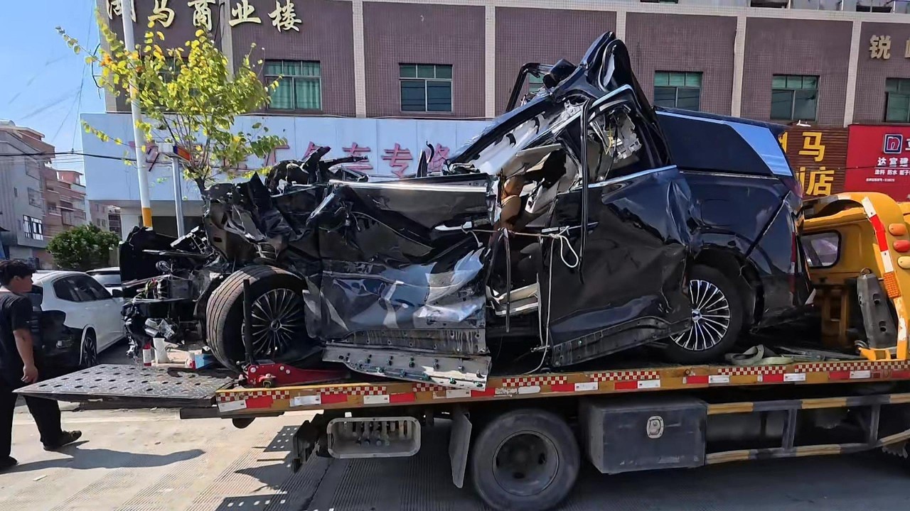 Полный процесс ремонта Denza D9EV — можем ли мы дать этому минивэну вторую жизнь?