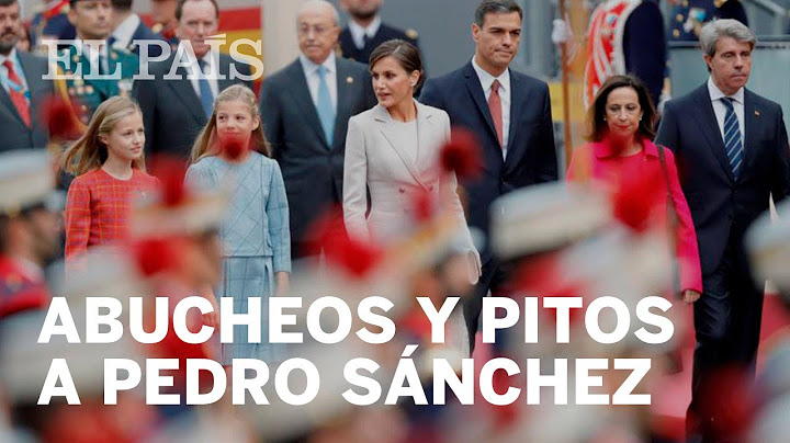 Abucheos y pitos a Pedro Sánchez tras el desfile del 12 de octubre
