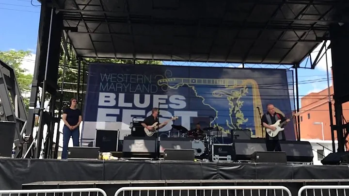 The Rhythm Kings do Jimi Hendrix' Little Wing