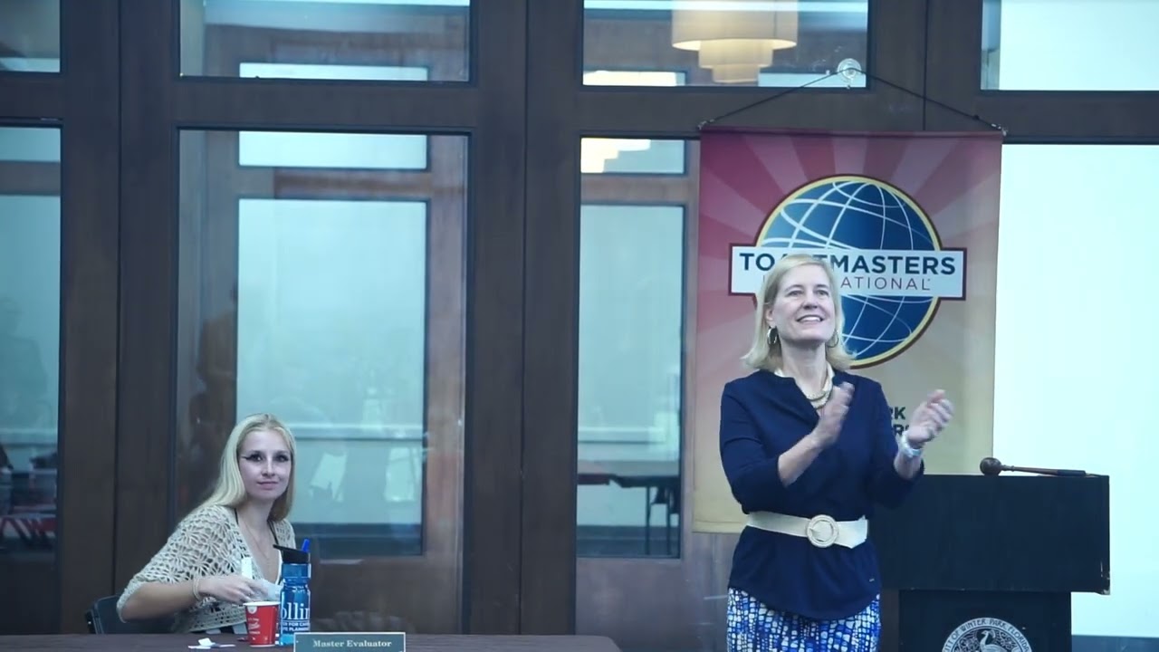 Ким Глейнер — победитель в номинации «Лучшая тема для обсуждения за столом» — клуб ораторского ис...