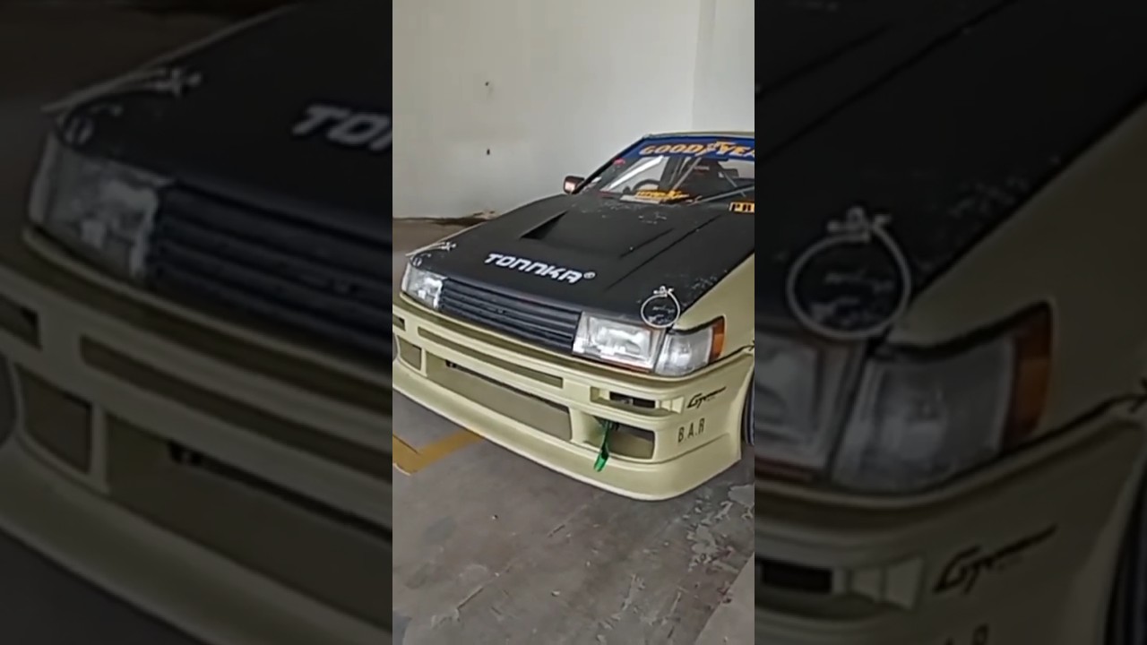 Toyota Corolla AE 86 coupe drift spec 