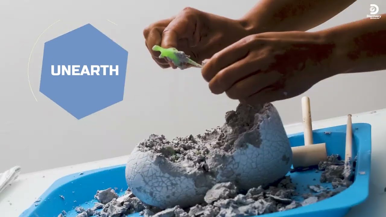 toy dinosaur excavation jumbo egg 13pc discoverymindblown vhires 1080p