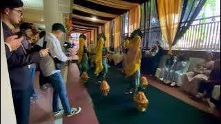 Lintoe Baroe beserta Rombongan disambut oleh Tarian Peumulia Jamee Ranup Lampuan
