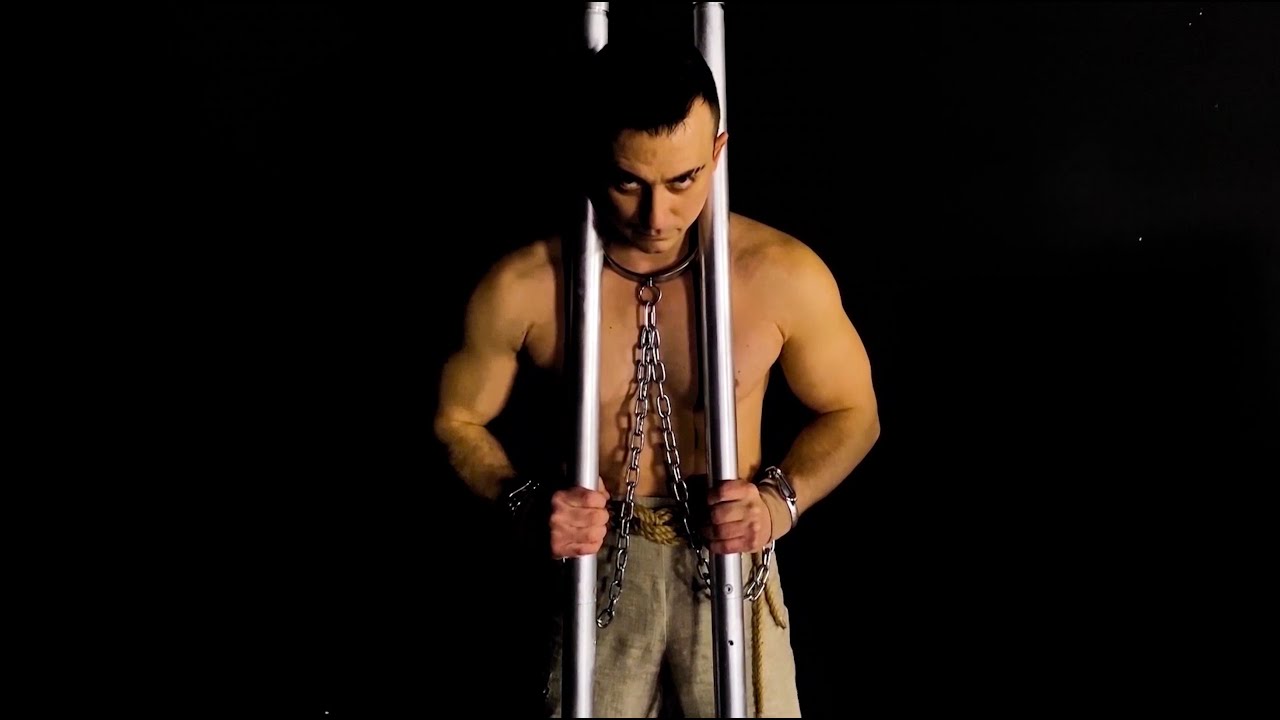 Solo Hand balance act 