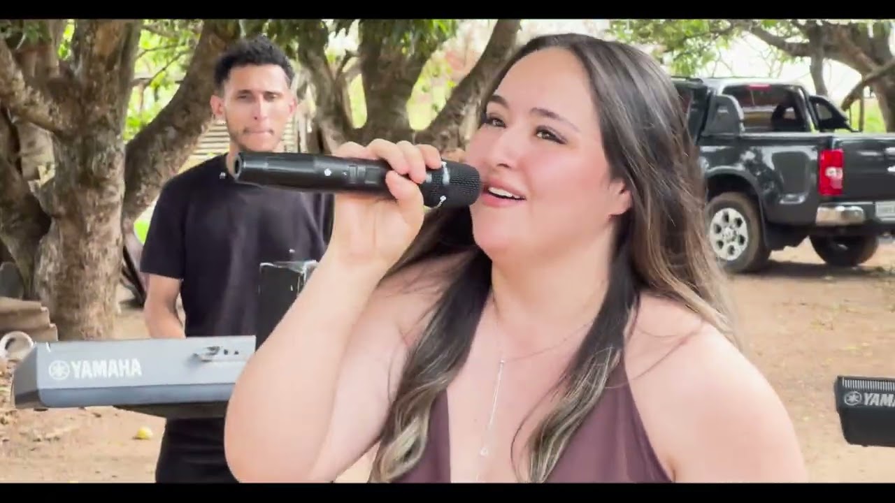 MEDLEY MEU VAQUEIRO MEU PEÃO/ LÁGRIMAS DE AMOR por Emilia Cavalcante. 