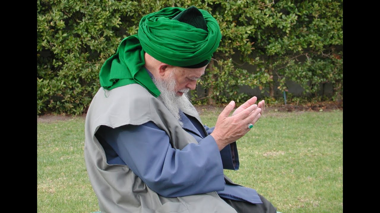 Shaykh Nazim al-Haqqani visits Data Darbar in Lahore